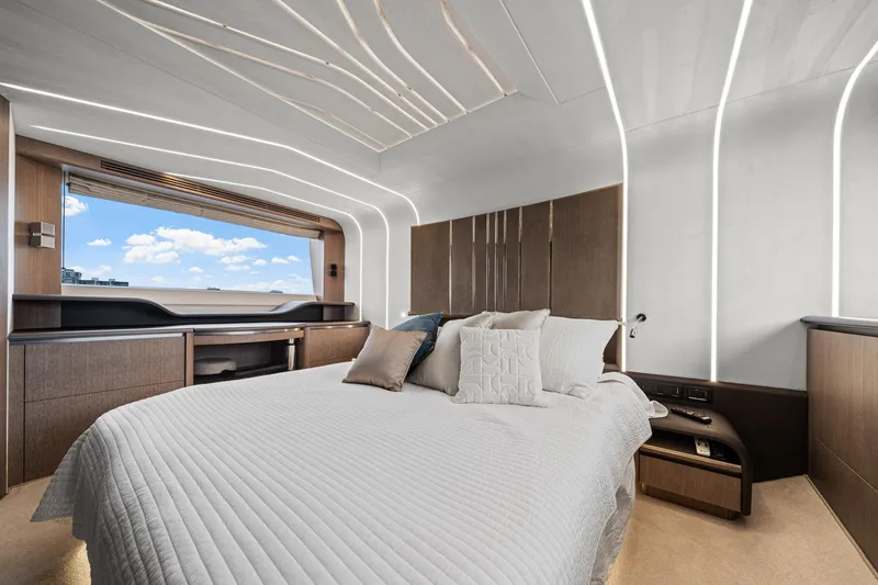 Slide: The Image of Galeon 680 Fly 2021 - 98