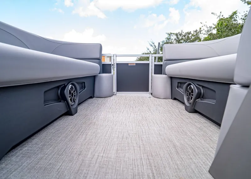Slide: The Image of Tahoe SLT 23' Quad Lounge 2025 - 30