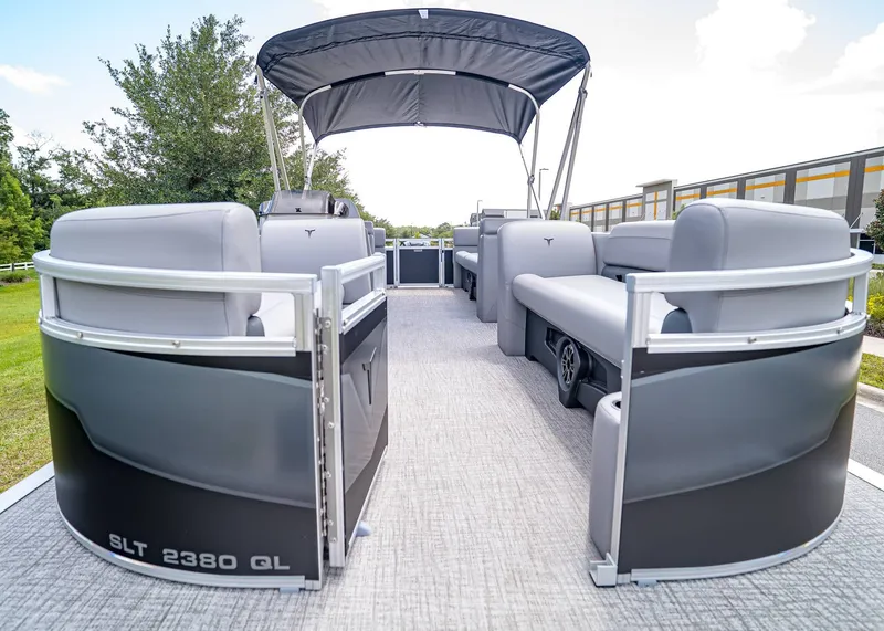 Slide: The Image of Tahoe SLT 23' Quad Lounge 2025 - 32