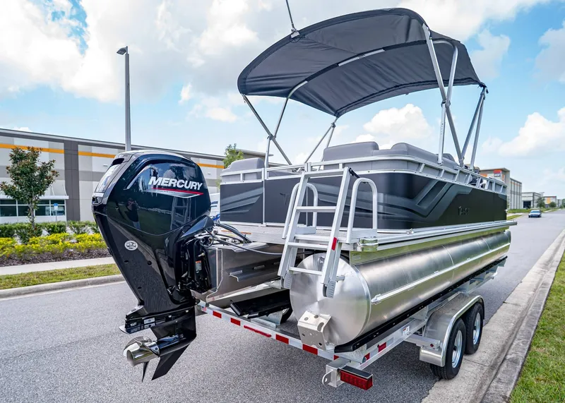 Slide: The Image of Tahoe SLT 23' Quad Lounge 2025 - 6