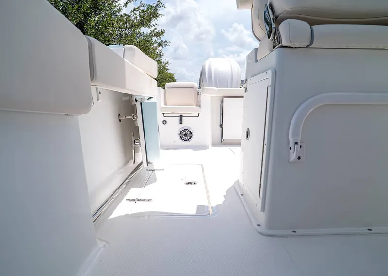 Slide: The Image of Sea Hunt Gamefish 27 Forward Seating 2026 - 18