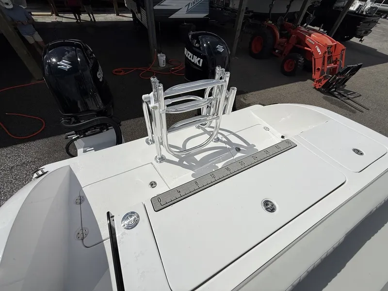 Slide: The Image of Twin Vee GFX 24GFX 2026 - 14