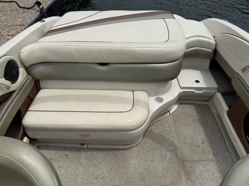 Slide: The Image of Sea Ray 220 Select 2004 - 24