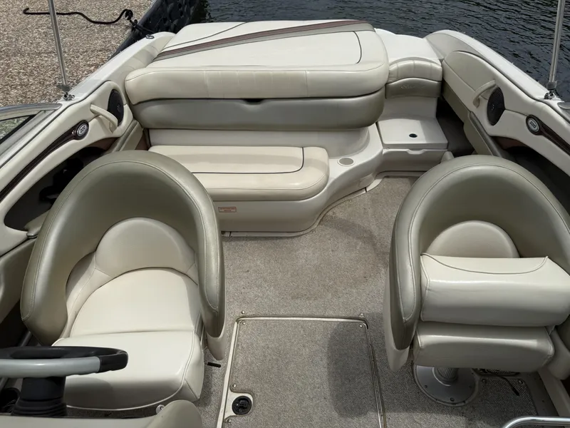 Slide: The Image of Sea Ray 220 Select 2004 - 27