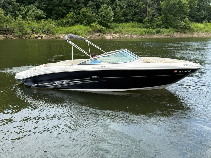 Slide: The Image of Sea Ray 220 Select 2004 - 30
