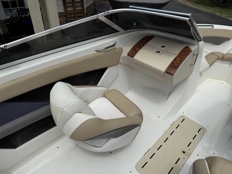 Slide: The Image of Larson LXi 228 2005 - 15