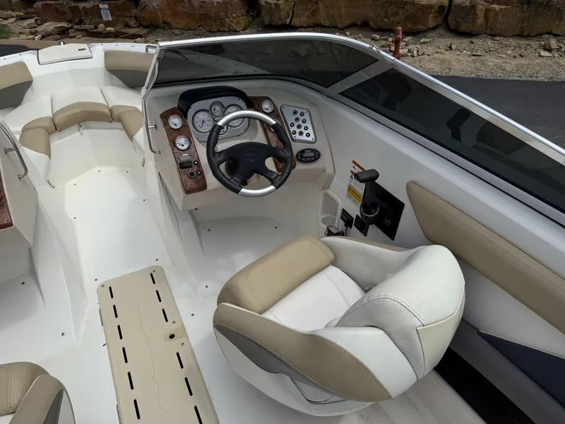 Slide: The Image of Larson LXi 228 2005 - 16