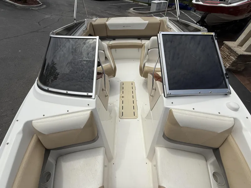 Slide: The Image of Larson LXi 228 2005 - 19