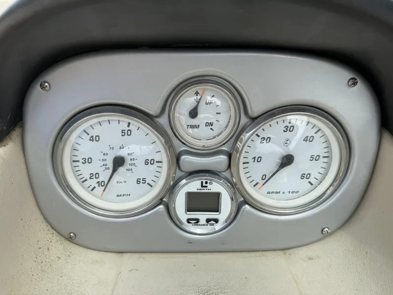 Slide: The Image of Larson LXi 228 2005 - 23