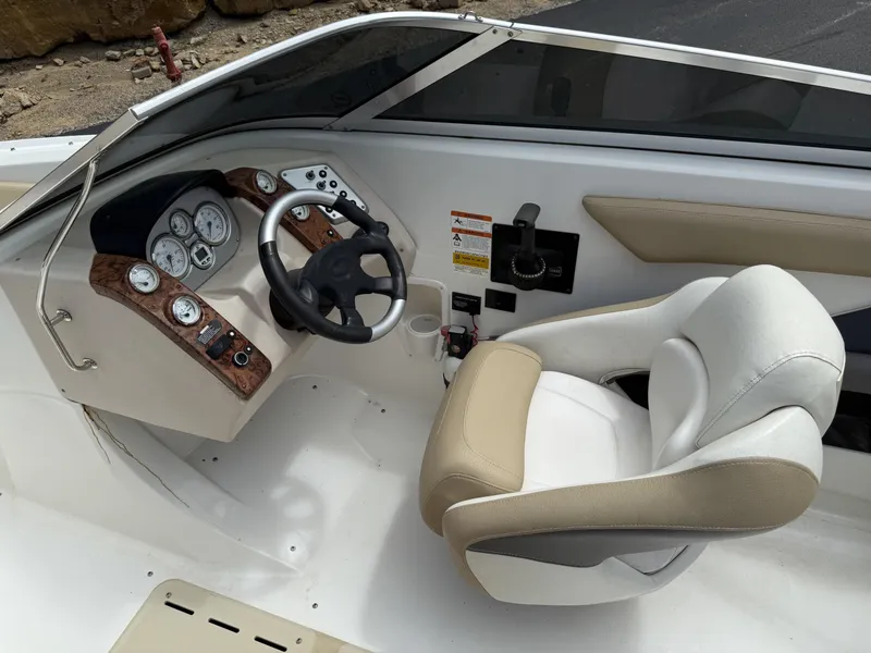 Slide: The Image of Larson LXi 228 2005 - 24