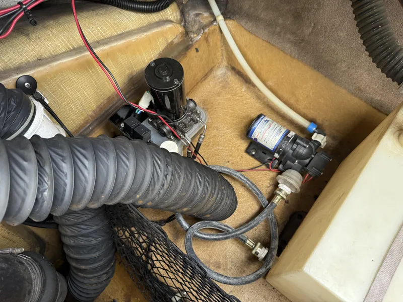 Slide: The Image of Larson LXi 228 2005 - 28