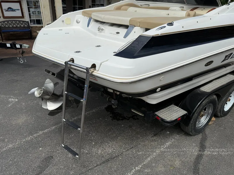 Slide: The Image of Larson LXi 228 2005 - 33