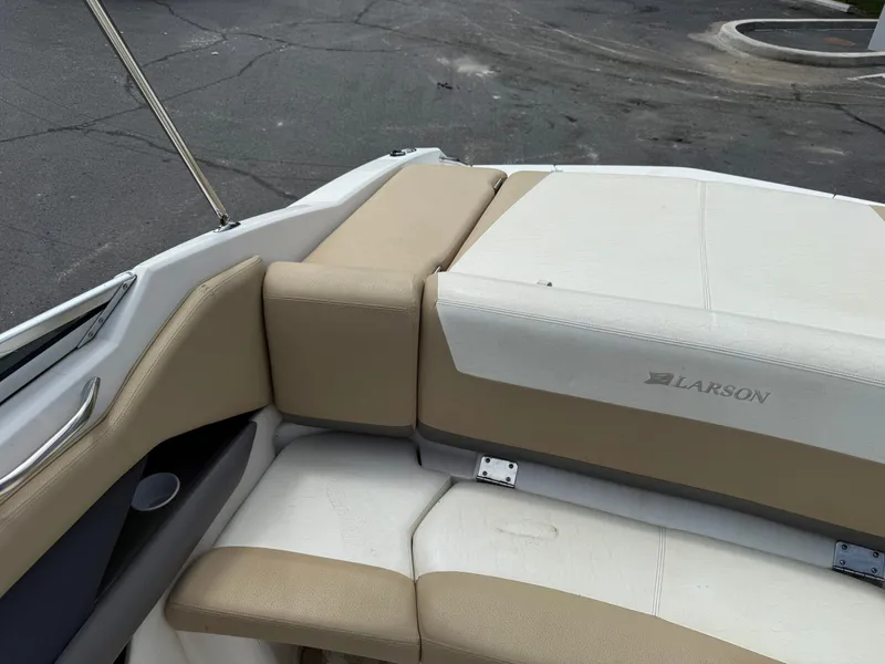 Slide: The Image of Larson LXi 228 2005 - 42