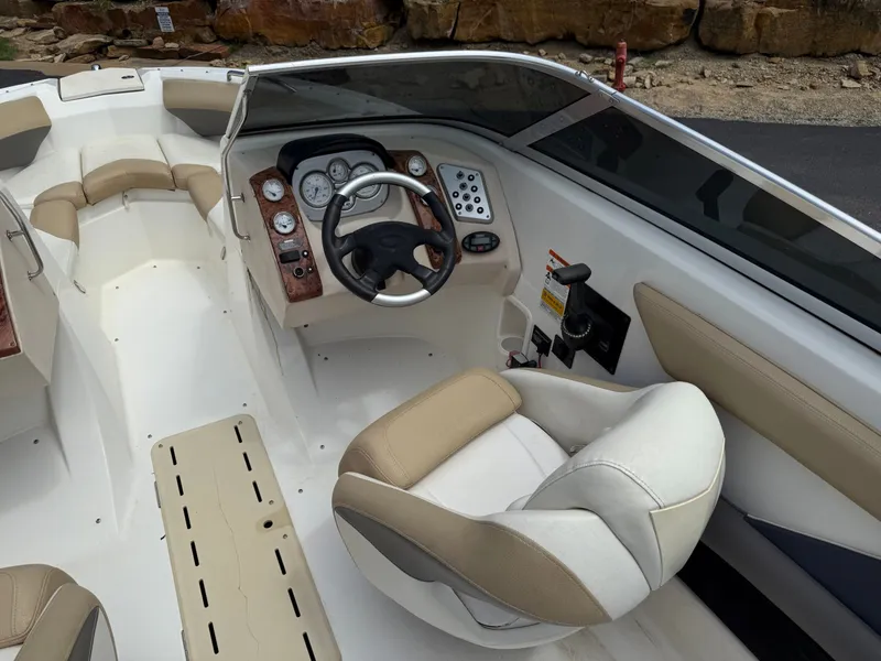 Slide: The Image of Larson LXi 228 2005 - 45