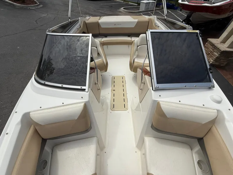 Slide: The Image of Larson LXi 228 2005 - 48