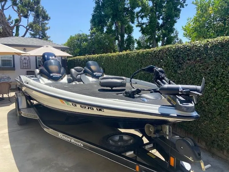 Slide: The Image of Triton 20 TRX 2005 - 10