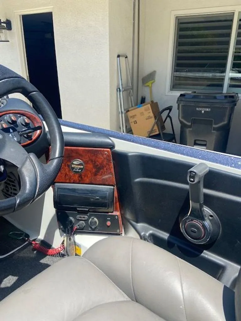 Slide: The Image of Triton 20 TRX 2005 - 7