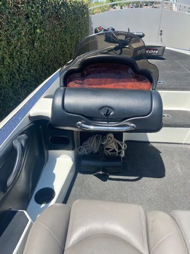 Slide: The Image of Triton 20 TRX 2005 - 8