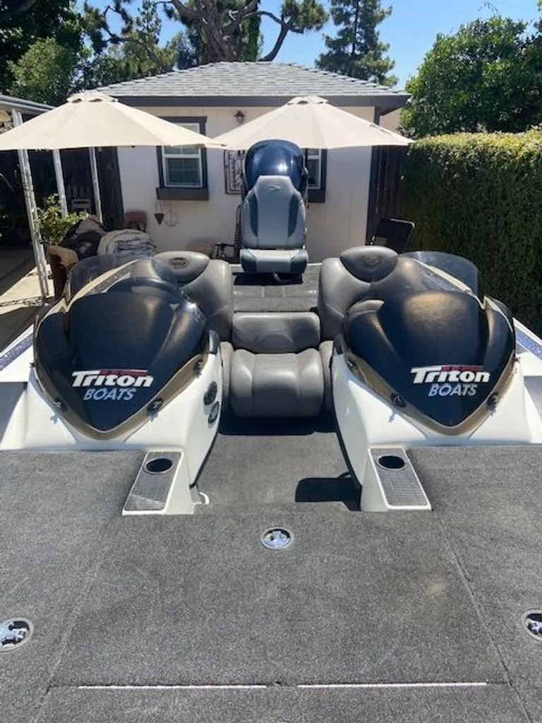 Slide: The Image of Triton 20 TRX 2005 - 9