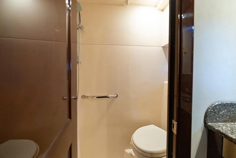 Slide: The Image of Guest head - 32