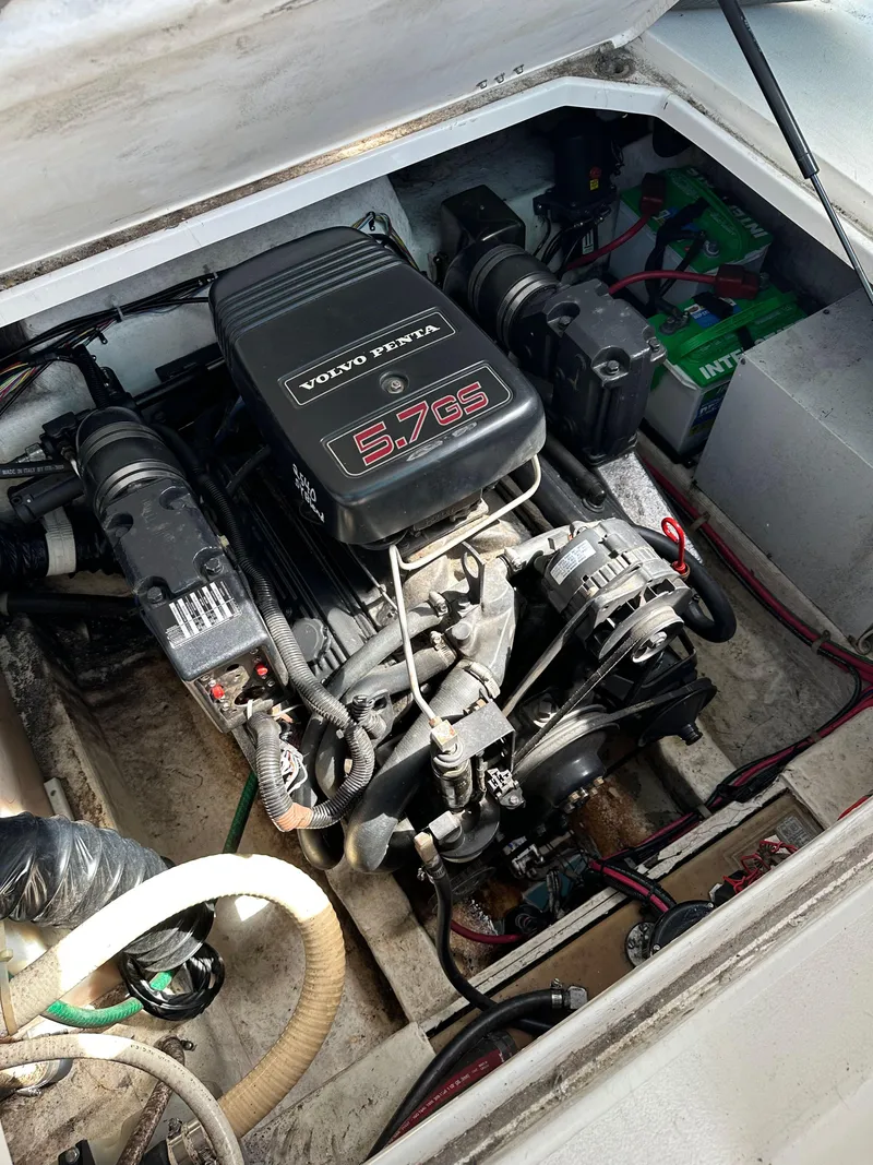 Slide: The Image of Volvo Penta 5.7GS engine in a 1998 Wellcraft 260 boat, detailed view. - 11