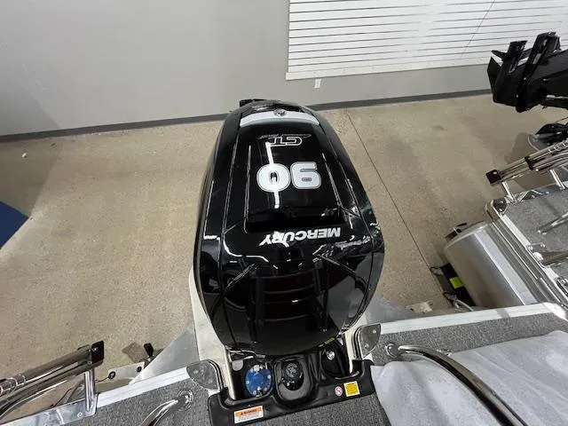 Slide: The Image of 2025 Barletta ARIA 20QC with Mercury 90 CTL outboard motor, showroom display. - 11