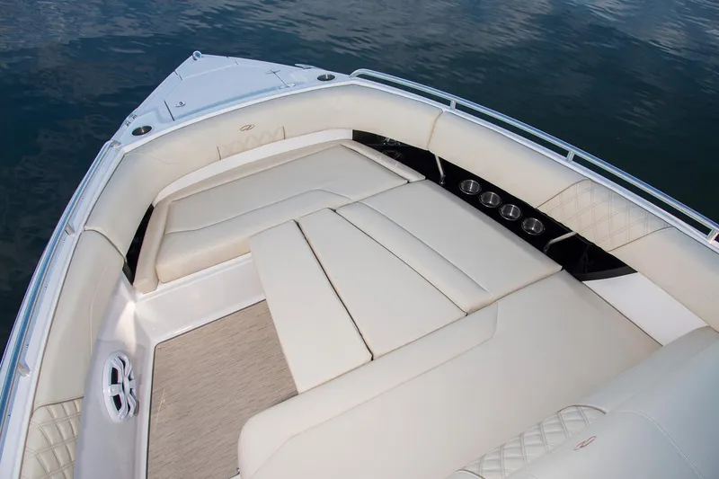 Slide: The Image of Manufacturer Provided Image: 2019 Regal 33 SAV boat with spacious, luxurious bow seating. - 41