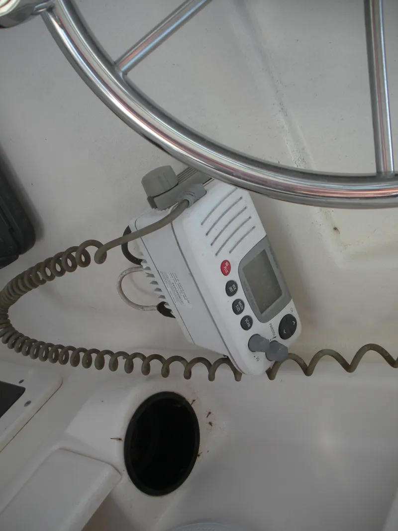 Slide: The Image of Boat steering wheel and radio on 2008 Seaswirl Striper 2101 Alaskan. - 8