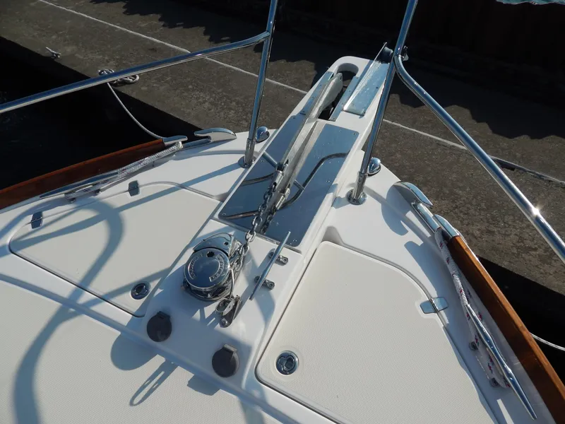 Slide: The Image of Bow of 2010 Sabre 40 Sedan yacht with anchor and winch system. - 49