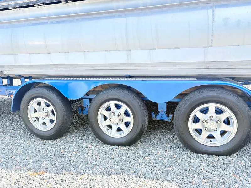 Slide: The Image of Trailer wheels of a 2017 Manitou X-Plode Series 25 XT SRS SHP on gravel. - 11