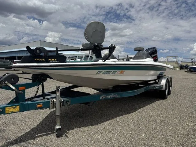 Slide: The Image of Blazer 202 Pro-V 2005 - 16