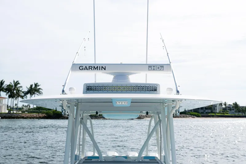 Slide: The Image of 2021 SeaVee 390 boat with Garmin xHD2 radar on calm water. - 33