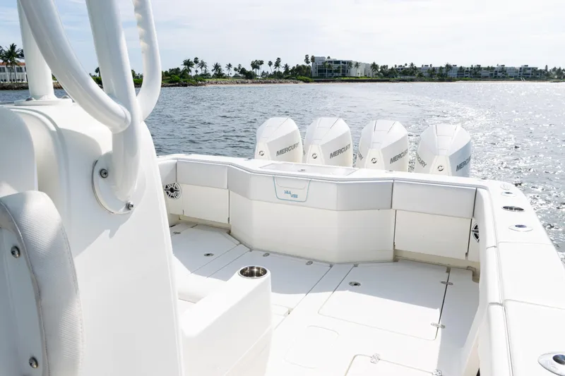 Slide: The Image of SeaVee 390 2021 - 56