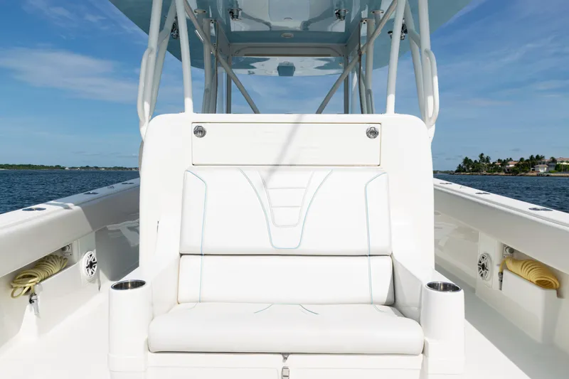 Slide: The Image of SeaVee 390 2021 - 68