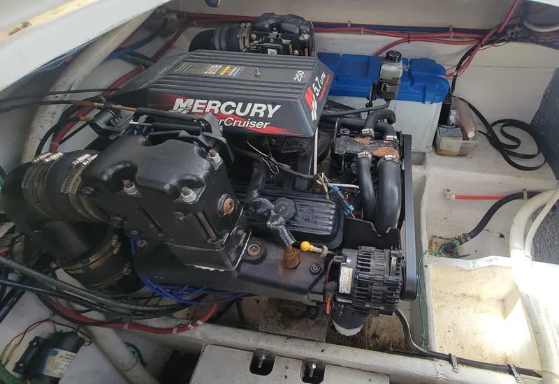 Slide: The Image of Engine compartment of a 2001 Bayliner 3055 Ciera with Mercury MerCruiser engine. - 13