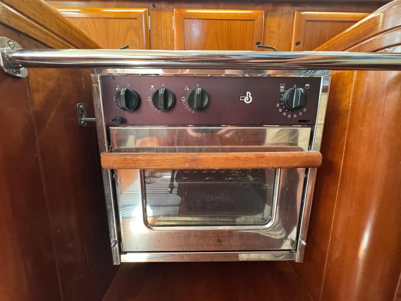 Slide: The Image of Stainless steel oven in 2005 Beneteau Oceanis Clipper 473 yacht kitchen. - 36