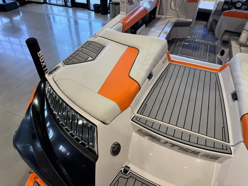 Slide: The Image of Nautique Super Air Nautique G23 2013 - 12