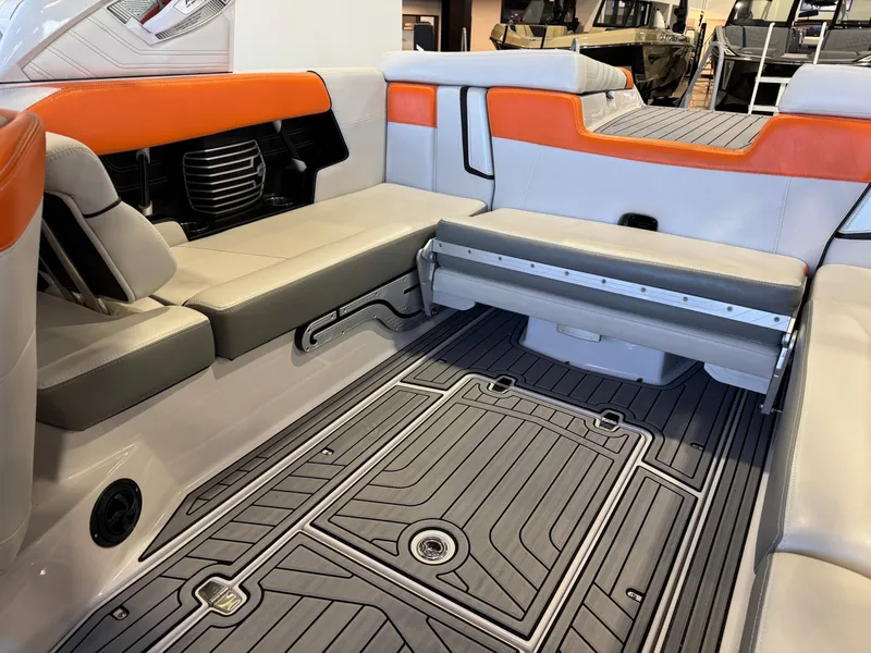 Slide: The Image of Nautique Super Air Nautique G23 2013 - 15