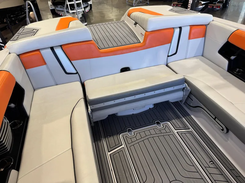 Slide: The Image of Nautique Super Air Nautique G23 2013 - 16