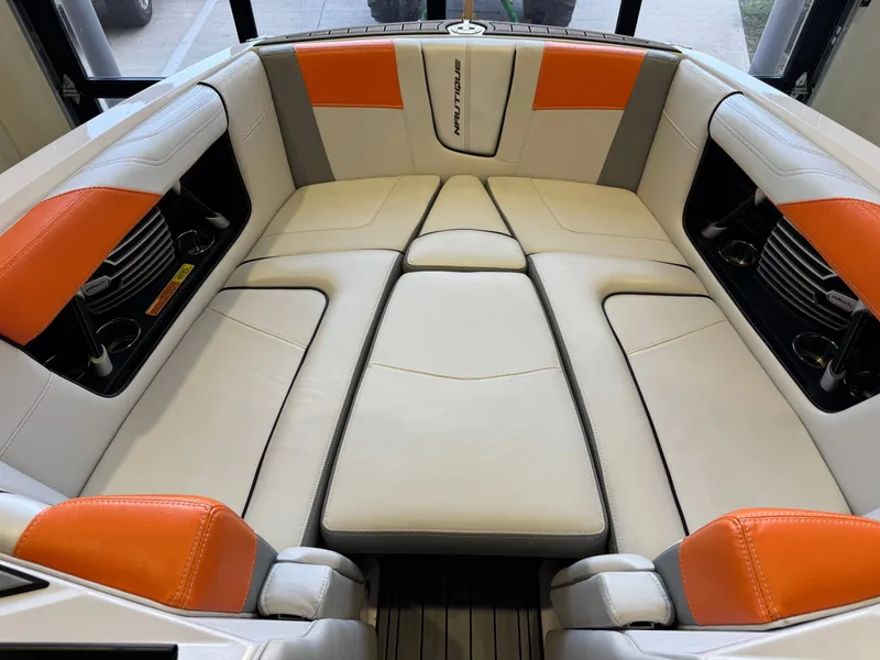 Slide: The Image of Nautique Super Air Nautique G23 2013 - 17