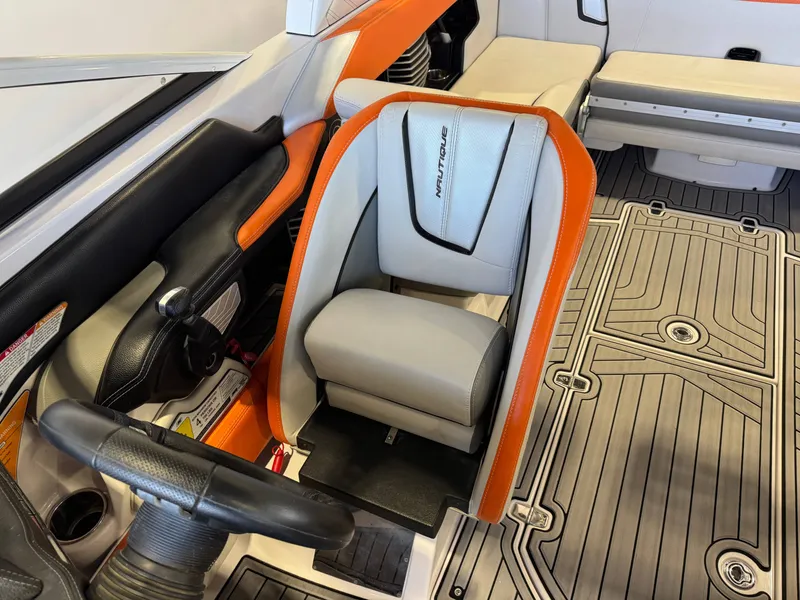 Slide: The Image of Nautique Super Air Nautique G23 2013 - 21