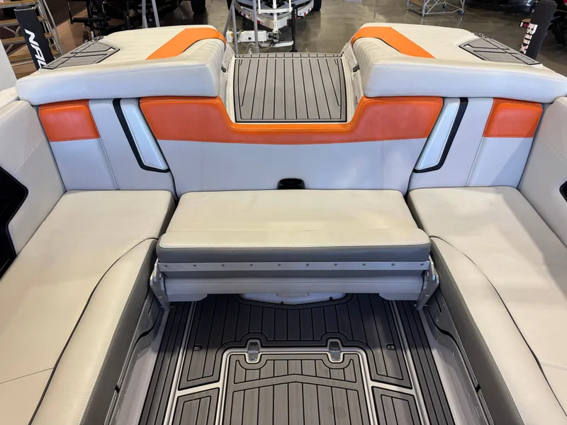 Slide: The Image of Nautique Super Air Nautique G23 2013 - 27