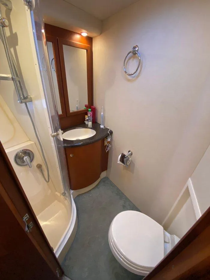 Slide: The Image of Silverton 50 Convertible - 40