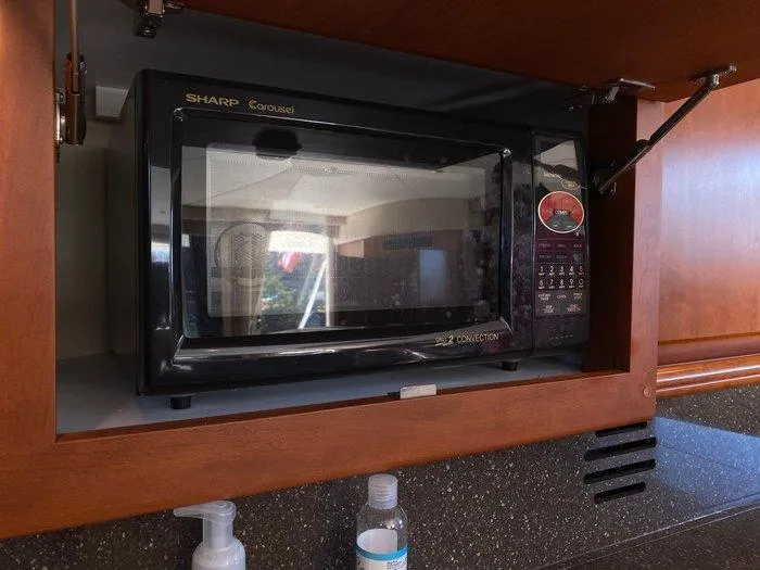 Slide: The Image of Silverton 50 Convertible - 43