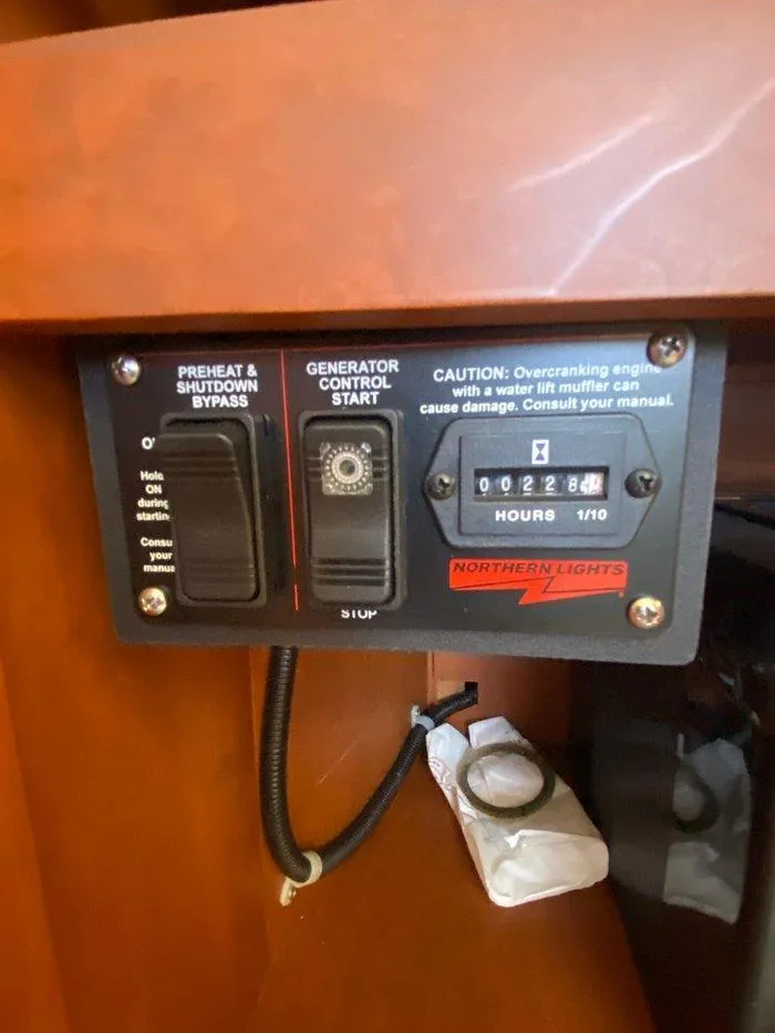 Slide: The Image of Silverton 50 Convertible - 46