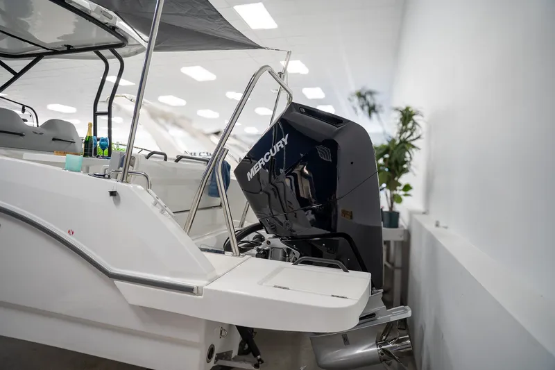 Slide: The Image of Beneteau Flyer 8 SUNdeckV2 2026 - 8