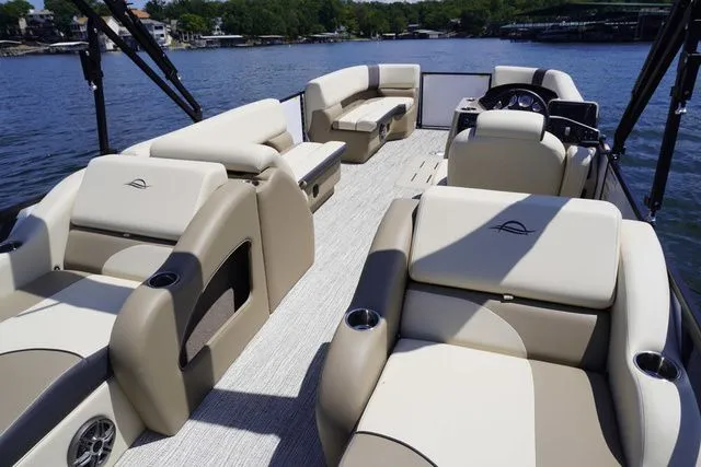 Slide: The Image of SunCatcher Select 324SS 2025 - 19