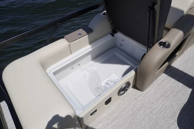 Slide: The Image of SunCatcher Select 324SS 2025 - 21