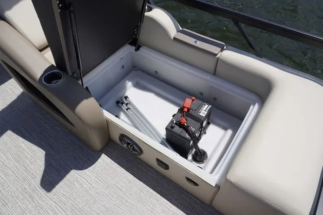 Slide: The Image of SunCatcher Select 324SS 2025 - 23