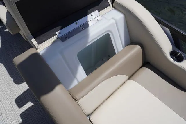 Slide: The Image of SunCatcher Select 324SS 2025 - 24